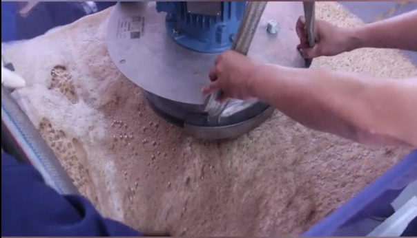 Mechanical foam breaker at coffee powder production